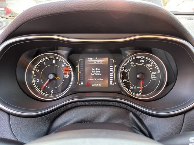 Used 2020 Jeep Cherokee Latitude Plus w/ Comfort/Convenience Group AWD/4WD image 17
