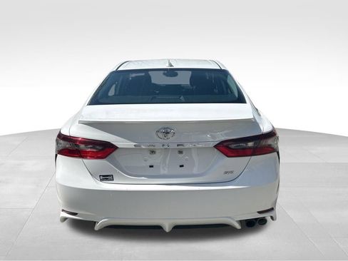 Used 2024 Toyota Camry SE FWD image 4