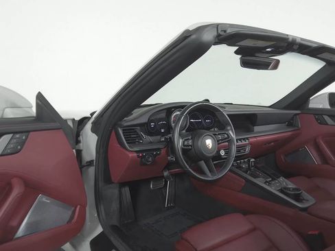 Used 2023 Porsche 911 Carrera 4S w/ Sport Package image 4