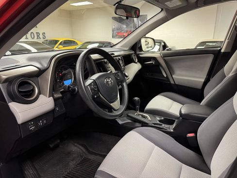 Used 2015 Toyota RAV4 XLE AWD/4WD image 16