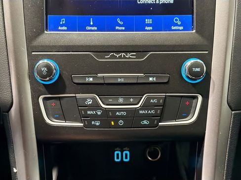 Used 2020 Ford Fusion SE image 14