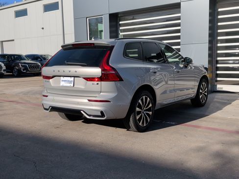 Used 2025 Volvo XC60 B5 Plus w/ Climate Package image 9