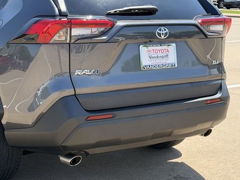 Certified 2022 Toyota RAV4 XLE w/ Convenience Package image 6