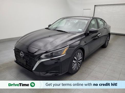 Used 2023 Nissan Altima 2.5 SV w/ SV Premium Package image 1
