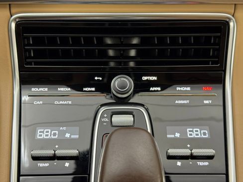 Used 2022 Porsche Panamera 4S Executive image 32