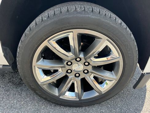 Used 2018 Chevrolet Tahoe Premier AWD/4WD image 9