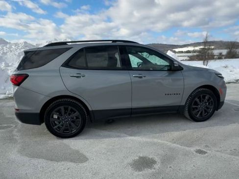 Used 2024 Chevrolet Equinox RS w/ RS Leather Package image 9