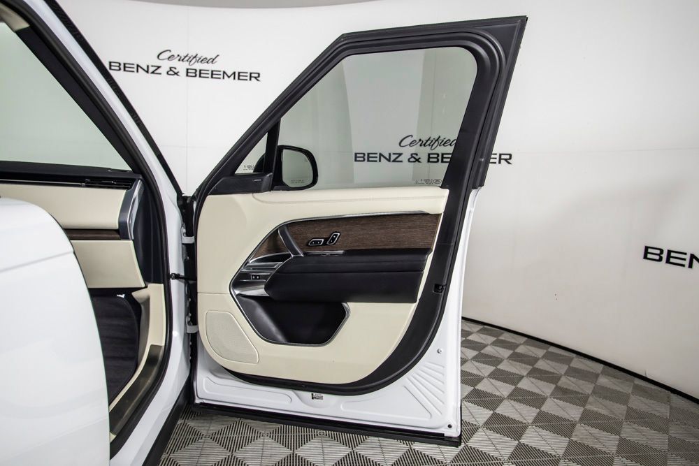 Used 2024 Land Rover Range Rover SE AWD/4WD image 19