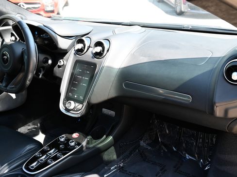Used 2023 McLaren GT RWD image 40