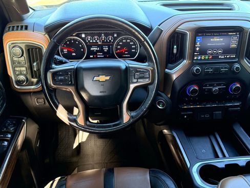 Used 2021 Chevrolet Silverado 1500 High Country w/ Technology Package AWD/4WD image 17
