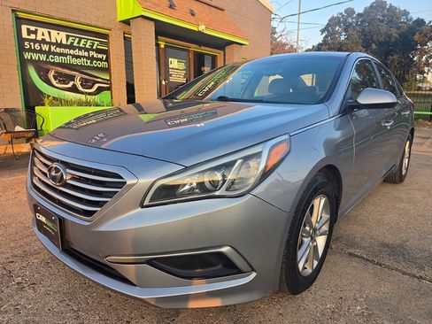 Used 2016 Hyundai Sonata SE FWD image 2