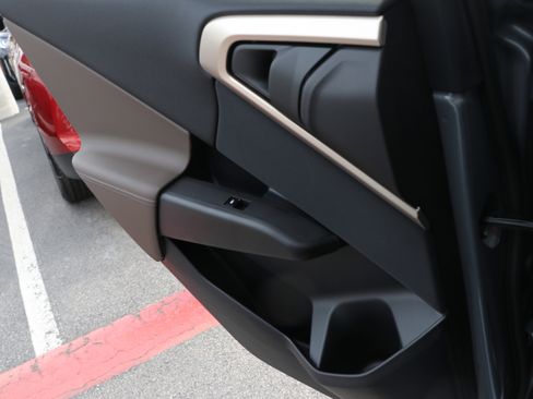 Used 2025 BMW X3 xDrive30i w/ Premium Package image 33