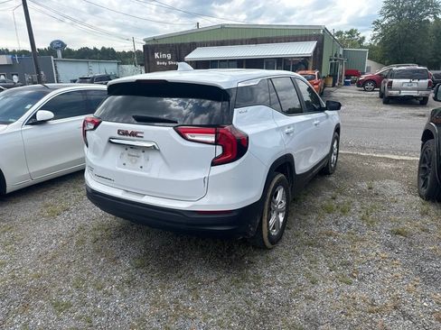 Used 2024 GMC Terrain SLE FWD image 4