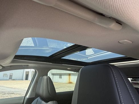 Used 2025 Nissan Murano SL AWD/4WD image 16