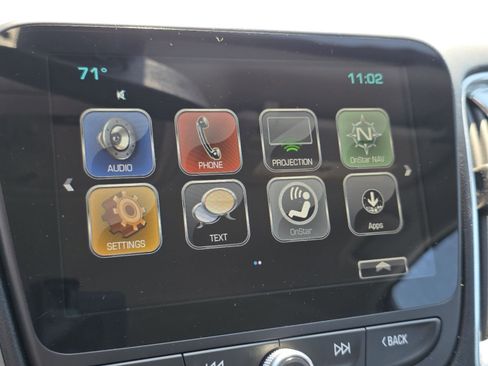 Used 2018 Chevrolet Malibu LT FWD image 4