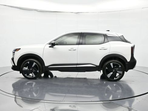 New 2026 Nissan Kicks SR FWD image 8