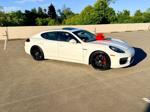 Used 2015 Porsche Panamera GTS AWD/4WD image 4
