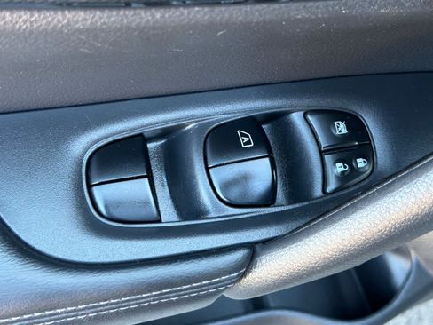 Used 2016 Nissan Rogue SL AWD/4WD image 15