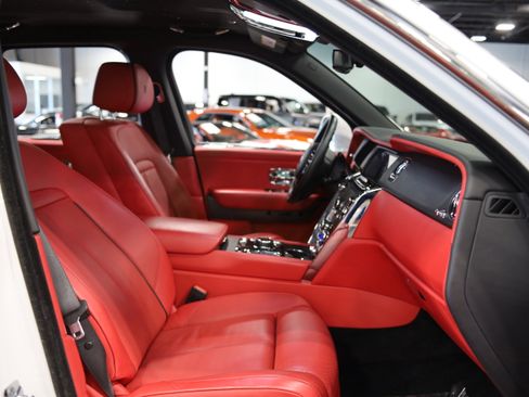 Used 2023 Rolls-Royce Cullinan AWD/4WD image 46