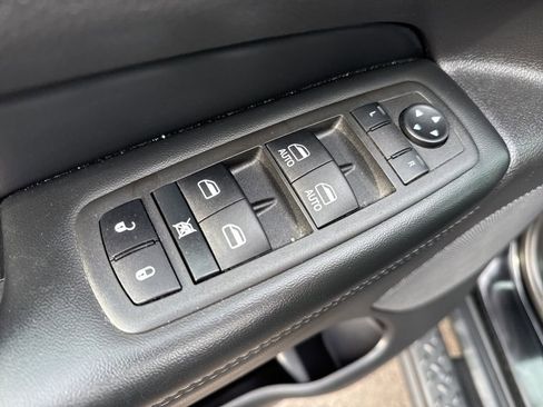 Used 2022 Jeep Grand Cherokee Laredo X image 17