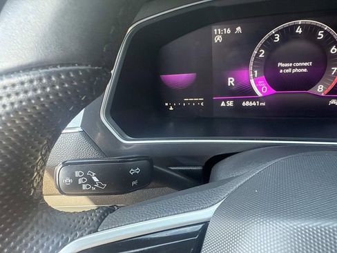 Used 2022 Volkswagen Tiguan SE R-Line image 35