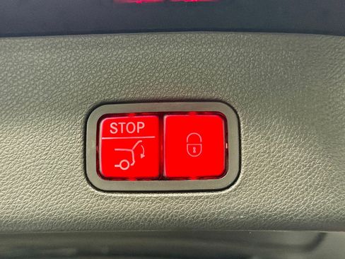 Used 2018 Mercedes-Benz GLS 450 4MATIC image 16