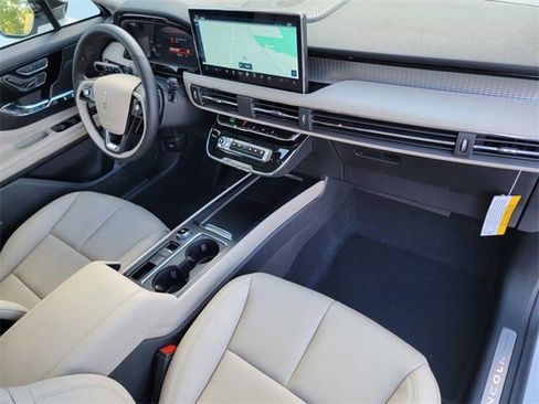 New 2026 Lincoln Corsair Premiere image 24