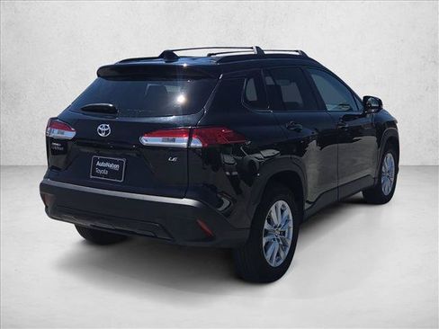 Certified 2024 Toyota Corolla Cross LE FWD image 5