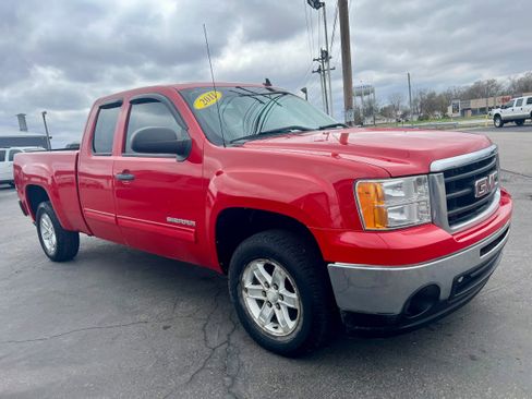 Used 2011 GMC Sierra 1500 SLE w/ Power Tech Package image 2