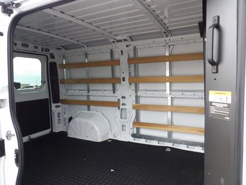 Used 2025 RAM ProMaster 2500 w/ U-Haul Equipment Group FWD image 28
