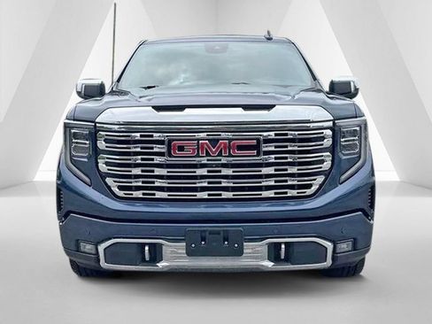 Used 2023 GMC Sierra 1500 Denali w/ Denali Reserve Package AWD/4WD image 2