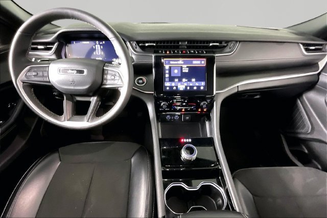 Used 2023 Jeep Grand Cherokee Altitude AWD/4WD image 7