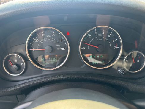 Used 2015 Jeep Wrangler Unlimited Sport w/ Quick Order Package 24S AWD/4WD image 9