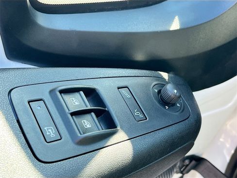 Used 2024 RAM ProMaster 2500 w/ Convenience Group image 17