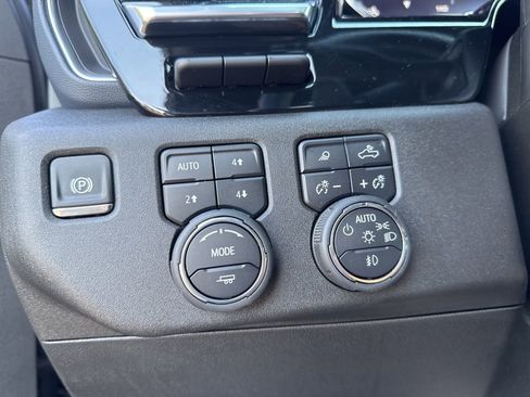 Used 2025 Chevrolet Silverado 1500 High Country w/ Technology Package AWD/4WD image 11