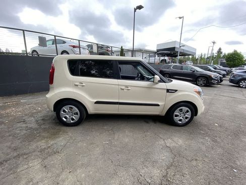 Used 2012 Kia Soul FWD image 7