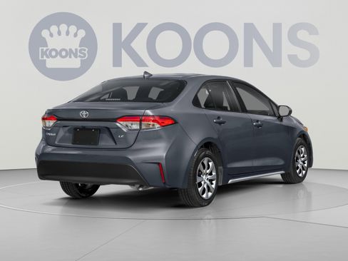 Used 2025 Toyota Corolla LE FWD image 2