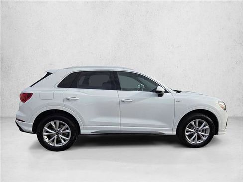 Used 2025 Audi Q3 2.0T Premium image 4