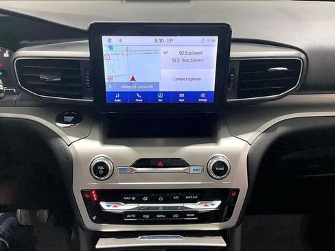 Used 2022 Ford Explorer XLT w/ XLT Sport Appearance Package image 15