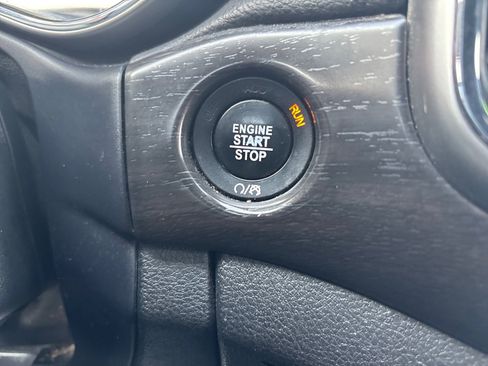 Used 2017 Jeep Grand Cherokee Altitude image 26