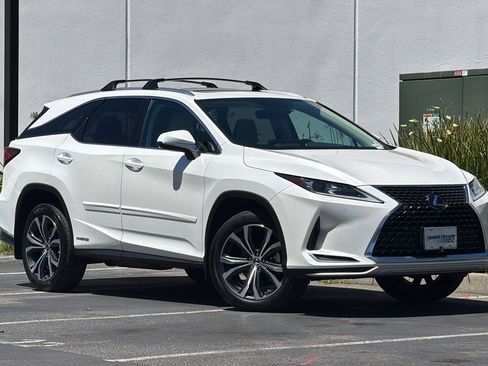 Used 2022 Lexus RX 450hL AWD w/ Premium Package image 2
