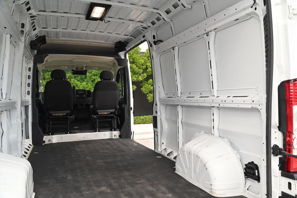 Used 2024 RAM ProMaster 2500 w/ Convenience Group FWD image 11