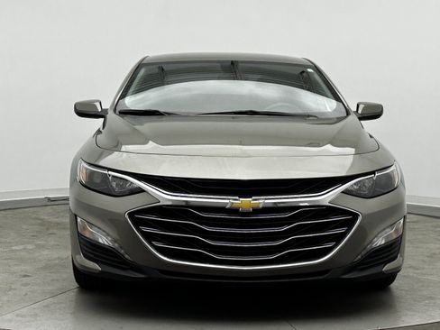 Used 2020 Chevrolet Malibu LT FWD image 2