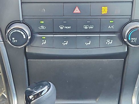 Used 2017 Toyota Camry SE FWD image 16