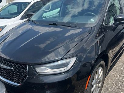 Used 2023 Chrysler Pacifica Touring-L