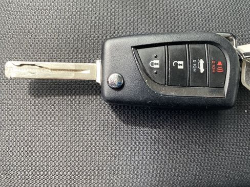 Used 2025 Toyota Corolla LE image 34