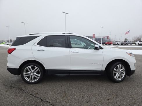Used 2018 Chevrolet Equinox Premier image 18