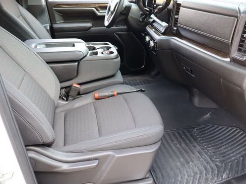 Used 2024 GMC Sierra 1500 Elevation image 16