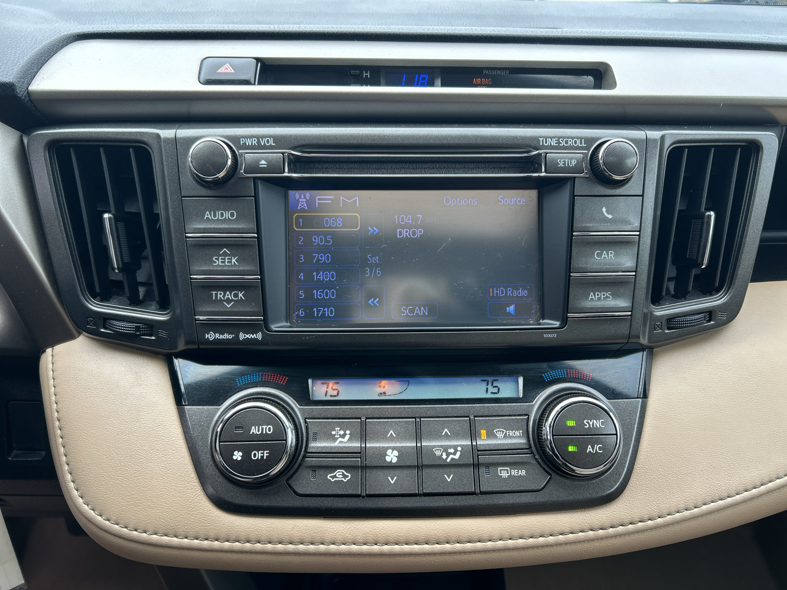 Used 2013 Toyota RAV4 XLE FWD image 22