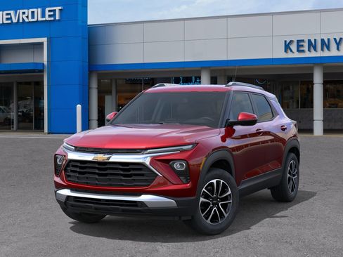 New 2026 Chevrolet TrailBlazer LT w/ Driver Confidence Package FWD image 6
